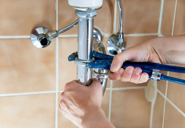 Riparazione idrauliche e elettriche per la casa e in ufficio Riparazione idrauliche e elettriche per la casa e in ufficio
